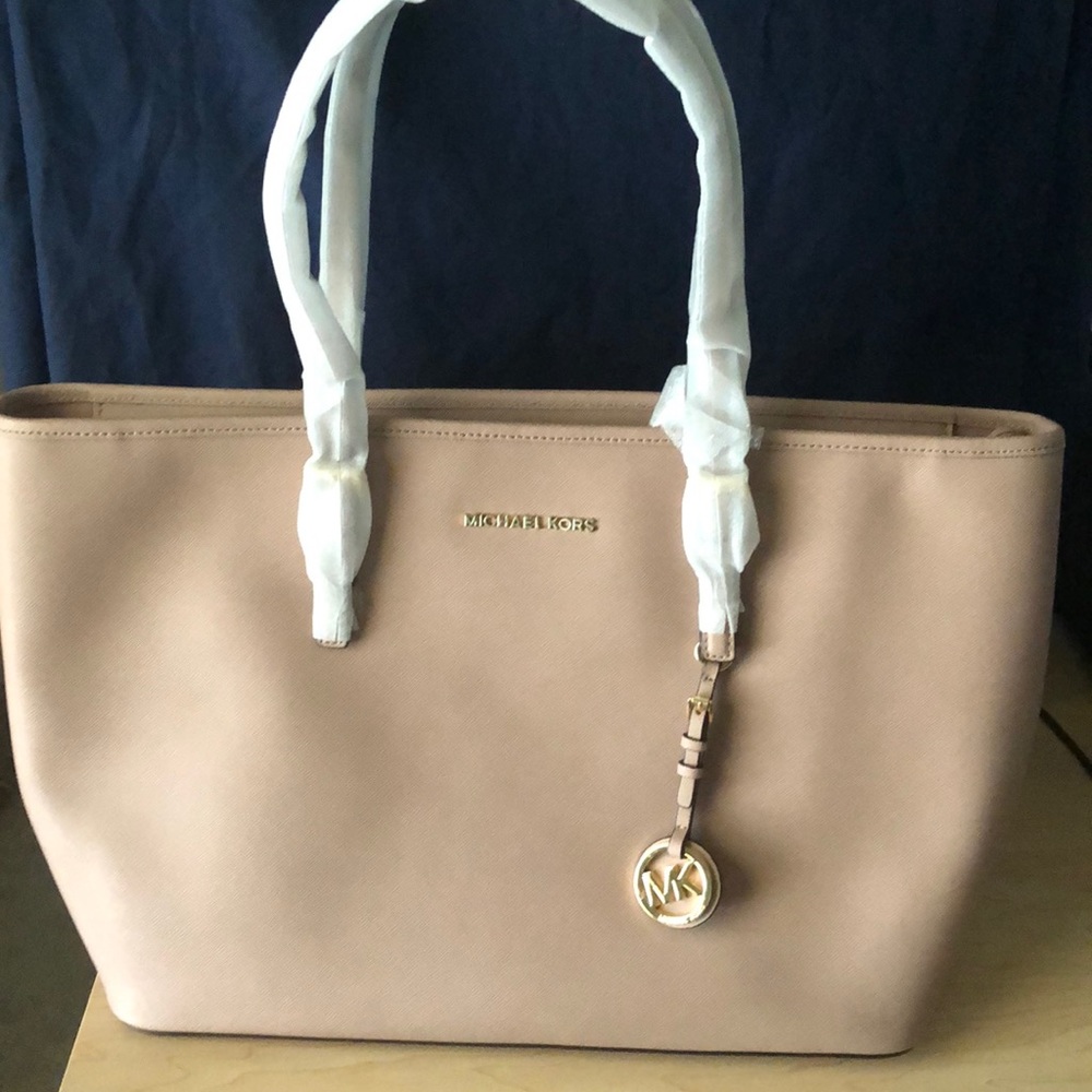 Michael Kors Jet Set Bag